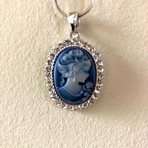 Necklace with cameo pendant